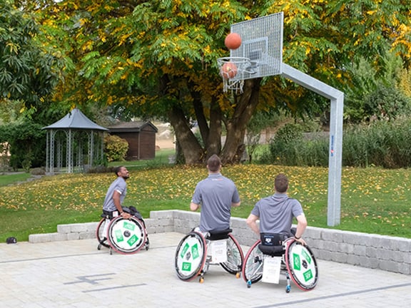 Barfußpark Basketballfeld