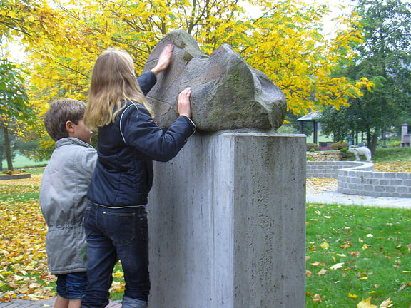 Barfußpark Sinn-Elemente: Fühlstein