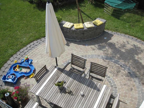 frieda_Kleinpflaster_Original_Kreis_Terrasse_0339